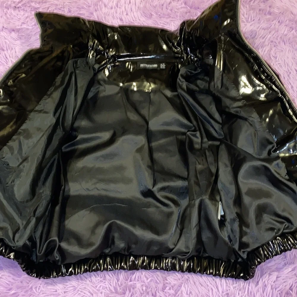 Black bubble puffer coat from PRETTYLITTLETHING - Picture 3 of 4